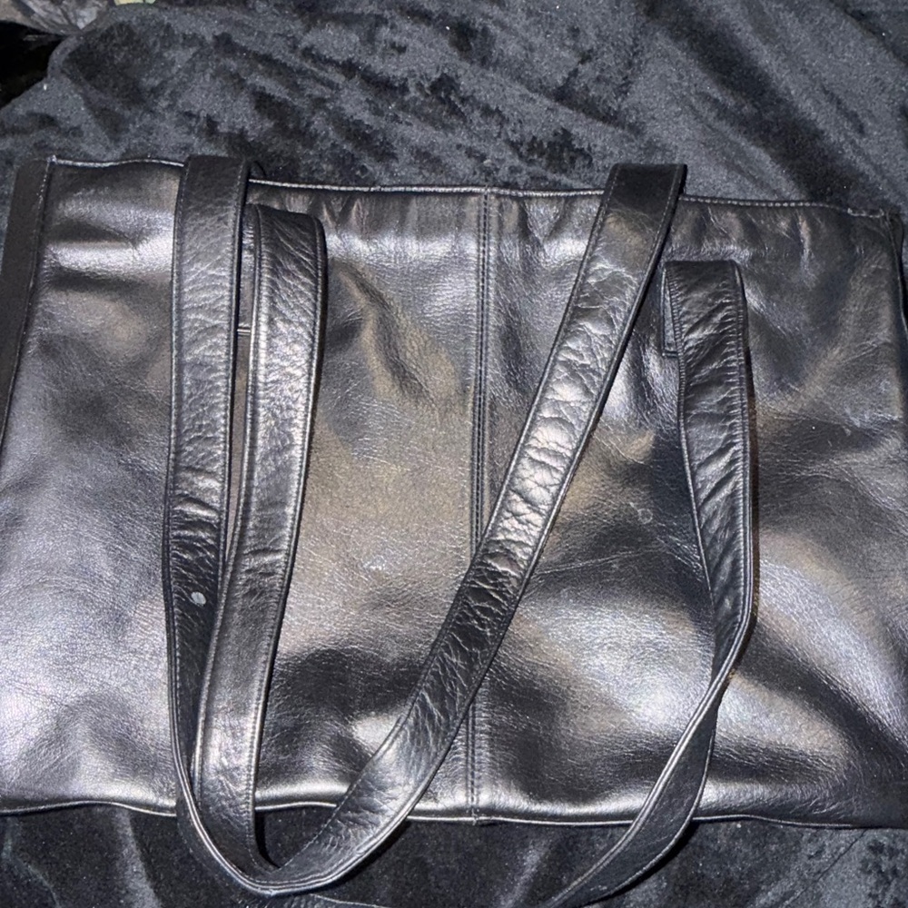 Perlina Sleek Black Leather Tote